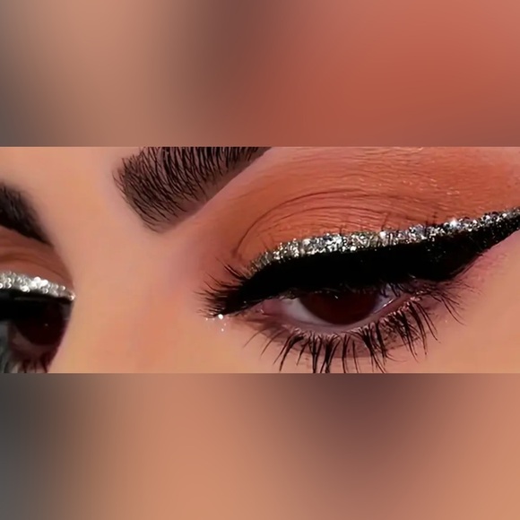 NWOT one glitter eyeliner - Picture 3 of 4